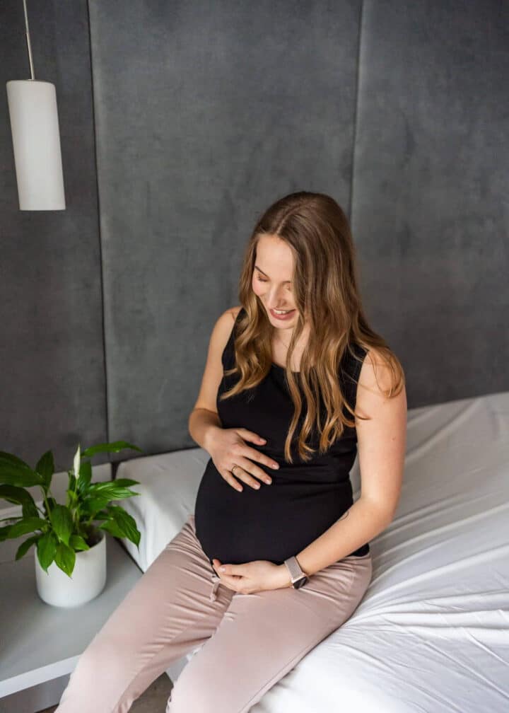 Majica za nosečnice. Majica za dojenje brez rokavov