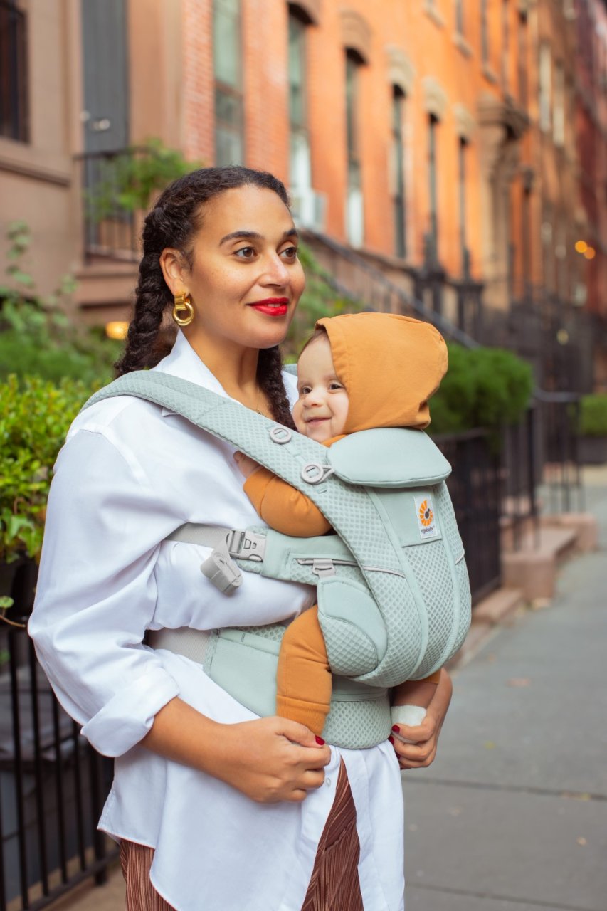 baby-carrier-omni-breeze-sage-02-3631x5446-d8d9065