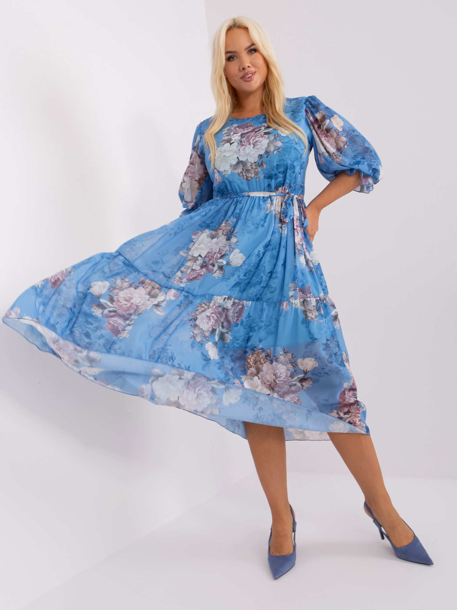 pol_pl_Hurtownia-Niebieska-sukienka-plus-size-we-wzory-402916_4